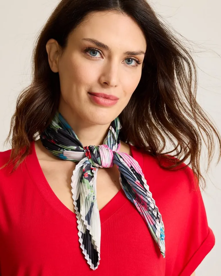 Amaryllis Pleated Diamond Scarf