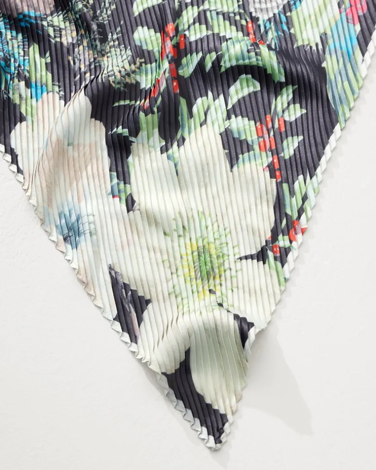 Amaryllis Pleated Diamond Scarf